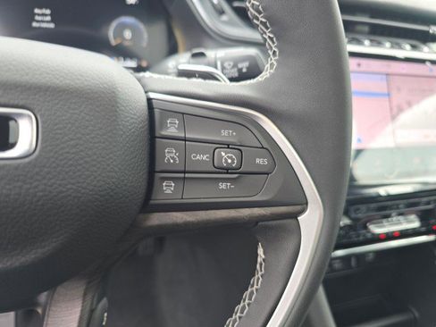 New 2025 Jeep Grand Cherokee Limited AWD/4WD image 30