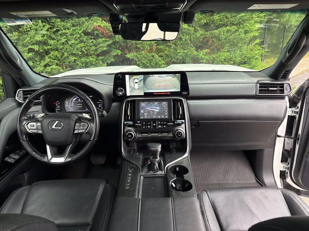 Used 2023 Lexus LX 600 4WD w/ Appearance Package image 18