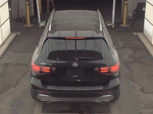 Used 2025 Mercedes-Benz GLB 250 image 8