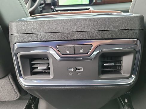 New 2026 GMC Sierra 2500 Denali Ultimate image 16