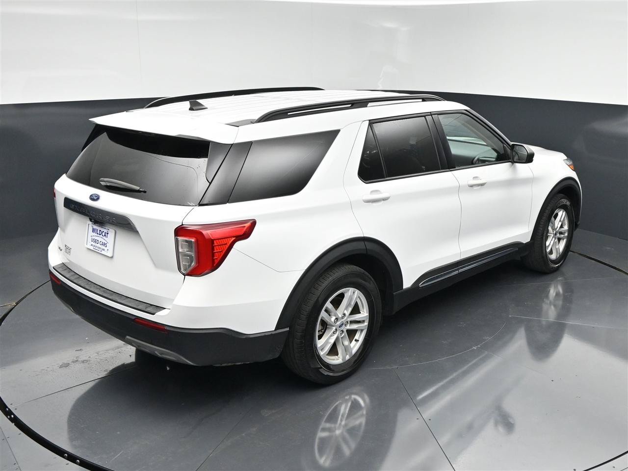 Used 2021 Ford Explorer XLT w/ Equipment Group 202A RWD image 24