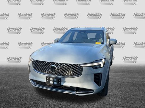 Certified 2025 Volvo XC90 B6 Plus image 5