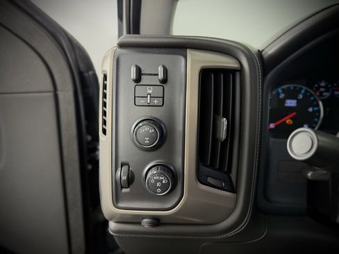 Used 2019 GMC Sierra 2500 Denali image 30