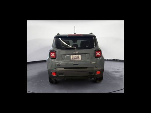 Used 2018 Jeep Renegade Latitude w/ Cold Weather Group AWD/4WD image 5