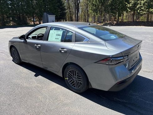 New 2026 Nissan Sentra SV w/ Floor Mat Package FWD image 5