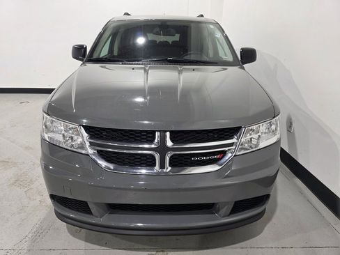 Used 2019 Dodge Journey SE image 9