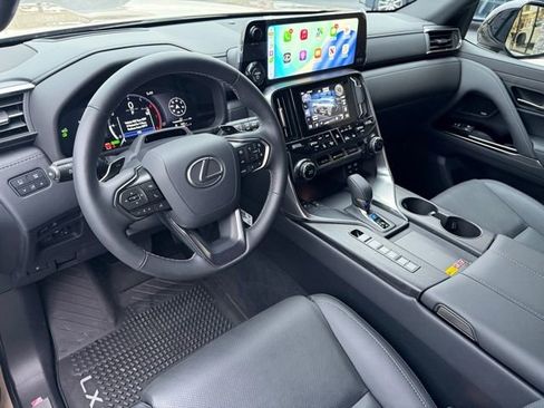Used 2025 Lexus LX 700h Overtrail image 13