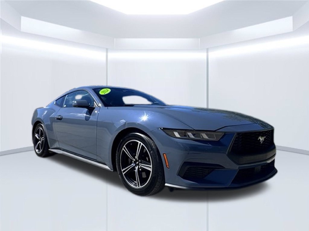 Used 2024 Ford Mustang Coupe RWD image 3