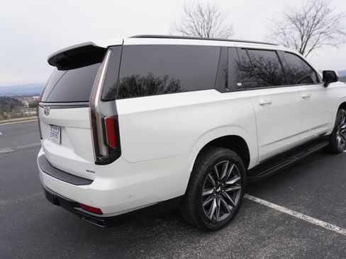 Used 2021 Cadillac Escalade ESV Sport w/ Driver Assist Tech Package image 15