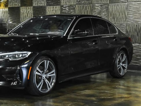 Used 2019 BMW 330i xDrive Sedan w/ Premium Package AWD/4WD image 9