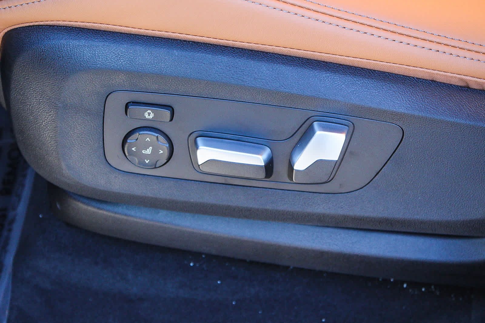 Used 2026 BMW X5 sDrive40i w/ M Sport Package RWD image 21