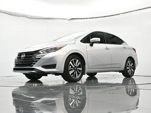 New 2025 Nissan Versa SV w/ Trunk Package FWD image 34