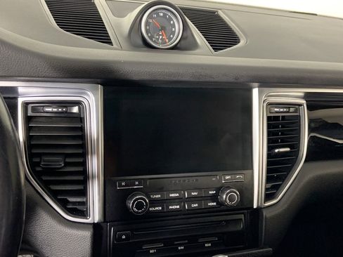 Used 2018 Porsche Macan Sport Edition image 12