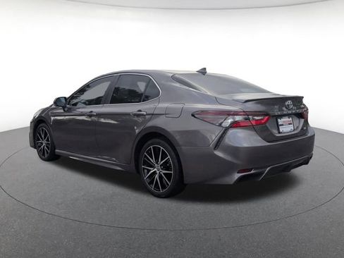 Used 2023 Toyota Camry SE FWD image 4