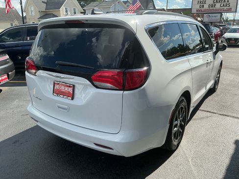 Used 2021 Chrysler Voyager Lxi image 27