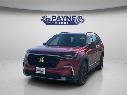 New 2025 Honda Pilot Touring image 2