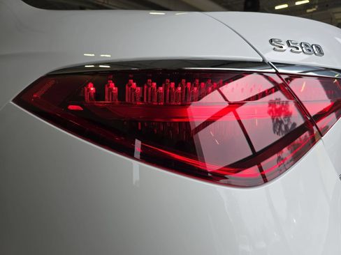 New 2026 Mercedes-Benz S 580 4MATIC Sedan image 37