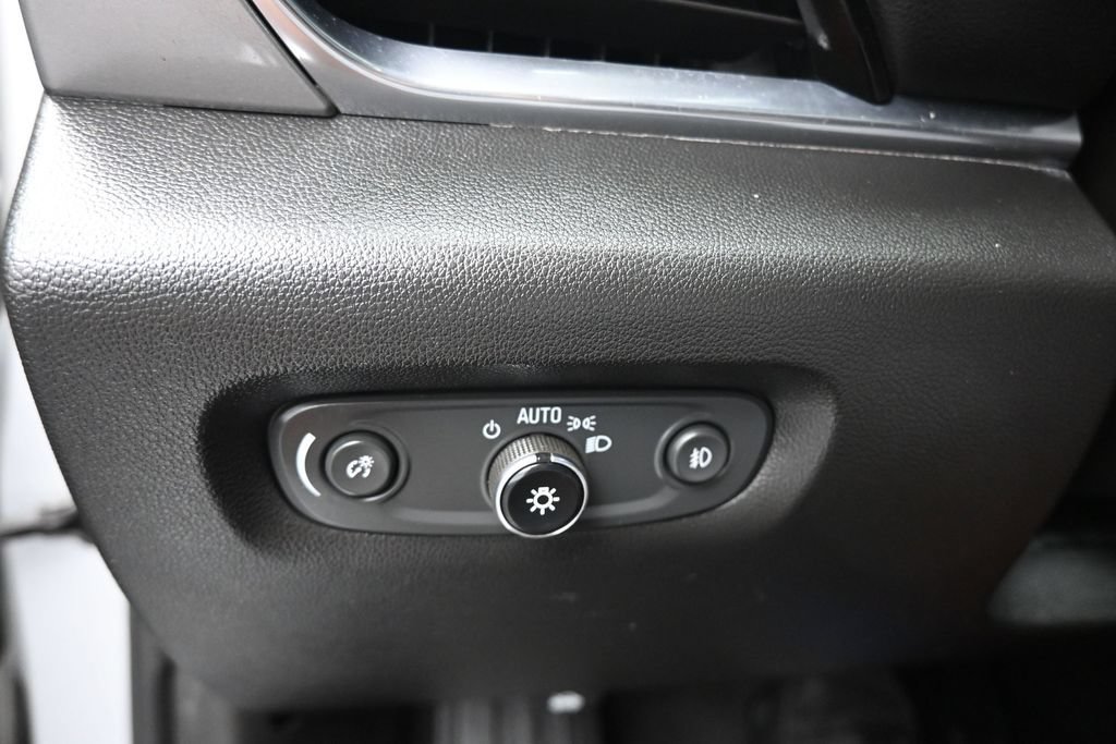 Used 2019 Chevrolet Traverse LT w/ LT Premium Package AWD/4WD image 29