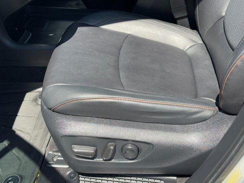 Used 2023 Toyota Sienna XSE AWD/4WD image 17