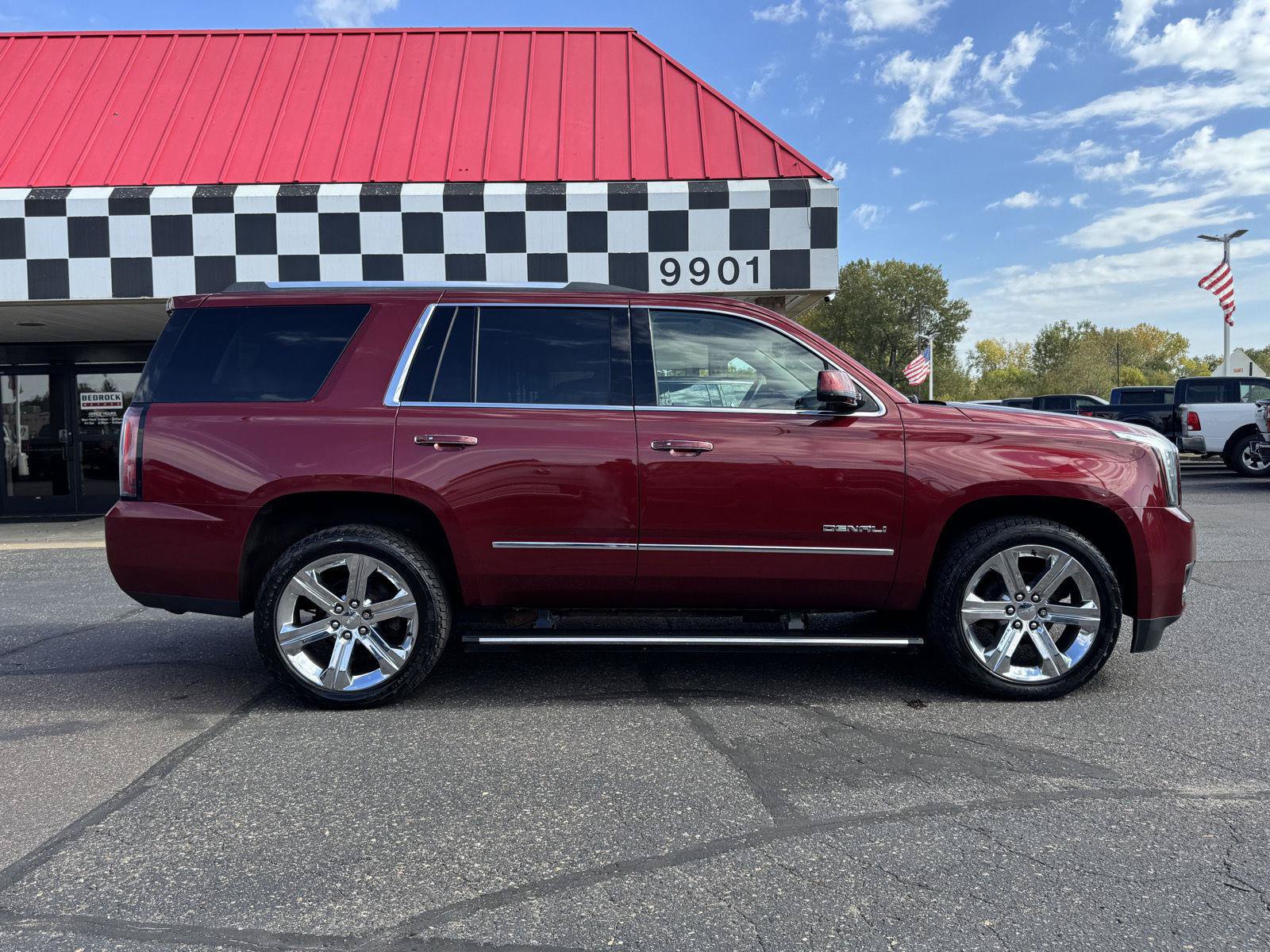 Used 2019 GMC Yukon Denali w/ Denali Ultimate Package AWD/4WD image 8