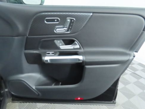 Certified 2025 Mercedes-Benz GLB 250 GLB 250 image 25