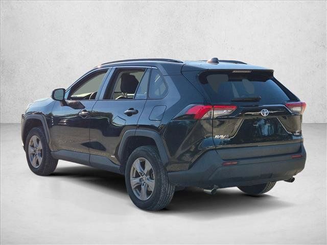 Used 2024 Toyota RAV4 LE AWD/4WD image 7