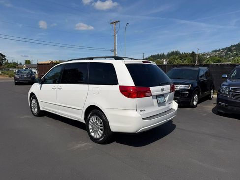 Used 2008 Toyota Sienna LE AWD/4WD image 7
