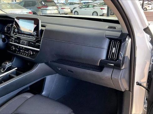 Certified 2024 Nissan Pathfinder SV image 17