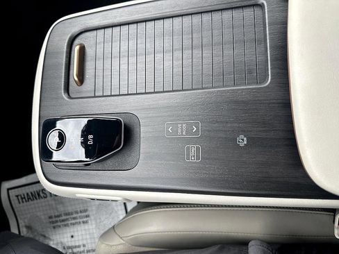 Certified 2025 Nissan Ariya AWD image 28