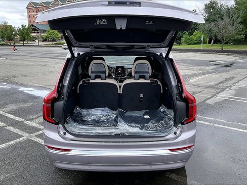 New 2026 Volvo XC90 T8 Plus w/ Protection Package Premier AWD/4WD image 4