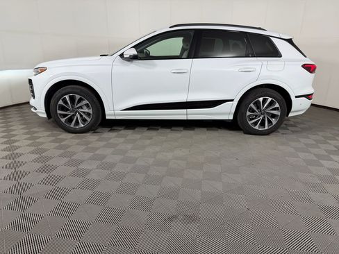 Used 2025 Audi Q6 e-tron Premium Plus w/ Premium Plus AWD/4WD image 2