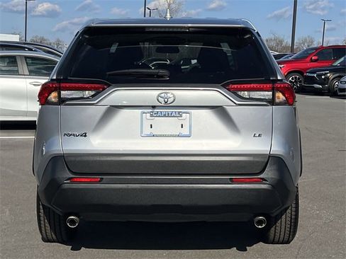 Used 2023 Toyota RAV4 LE image 31