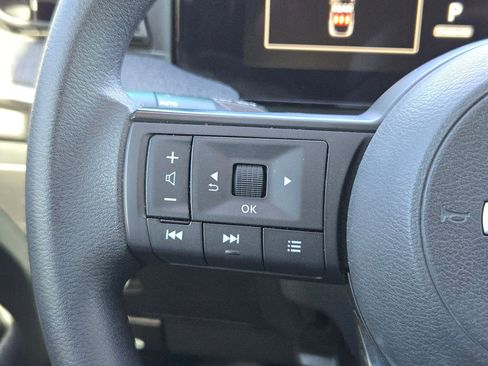 Certified 2025 Nissan Kicks SV image 22