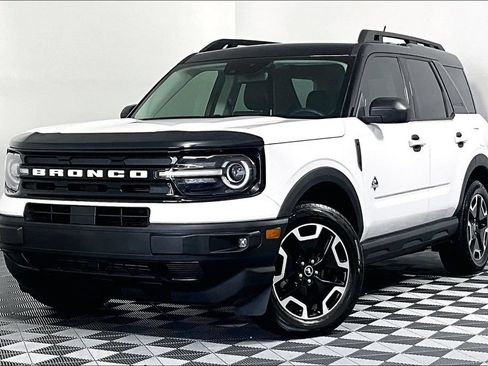 Used 2023 Ford Bronco Sport Outer Banks w/ Tech Package AWD/4WD image 2