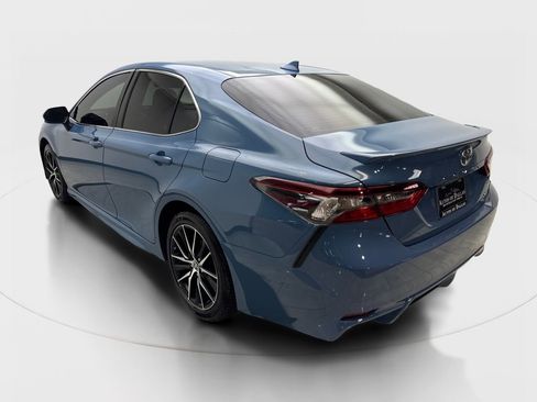 Used 2023 Toyota Camry SE FWD image 9