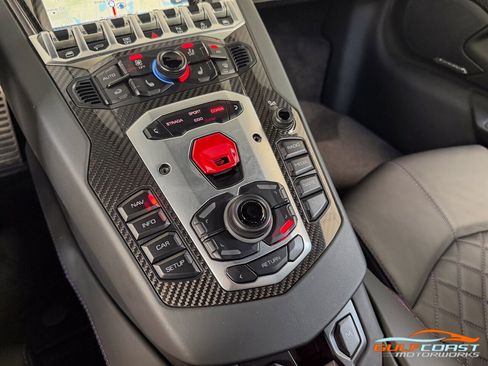Used 2018 Lamborghini Aventador S AWD/4WD image 25