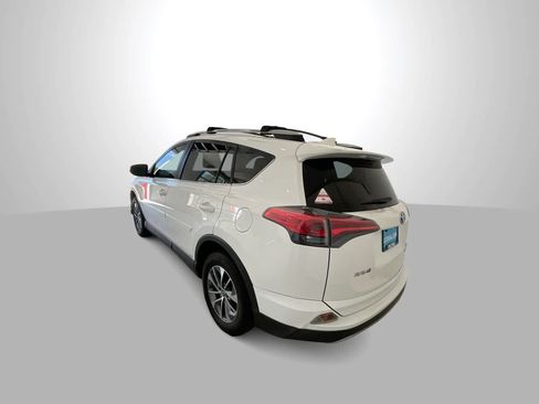Used 2017 Toyota RAV4 XLE w/ Convenience Package AWD/4WD image 6