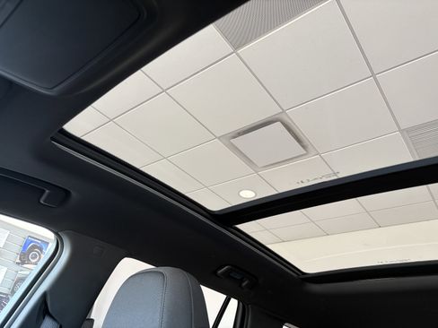 Used 2025 Chevrolet Equinox LT image 16