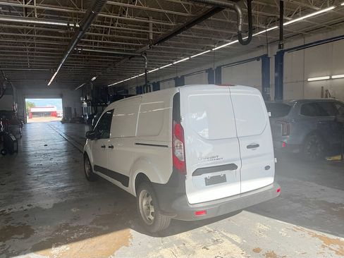 Used 2023 Ford Transit Connect XL FWD image 5