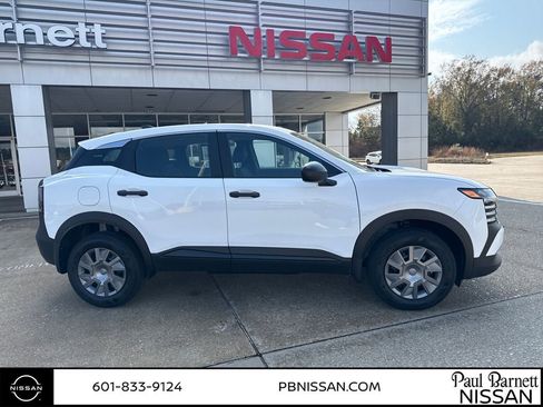 New 2026 Nissan Kicks S image 5