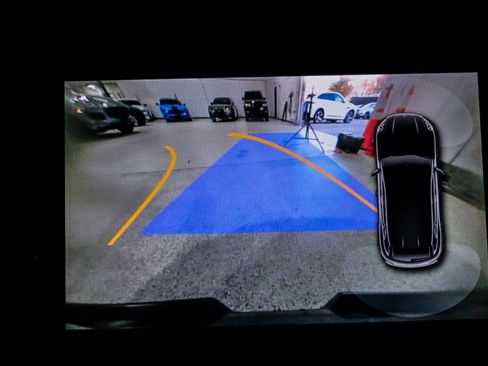 Used 2017 Porsche Macan Turbo image 25