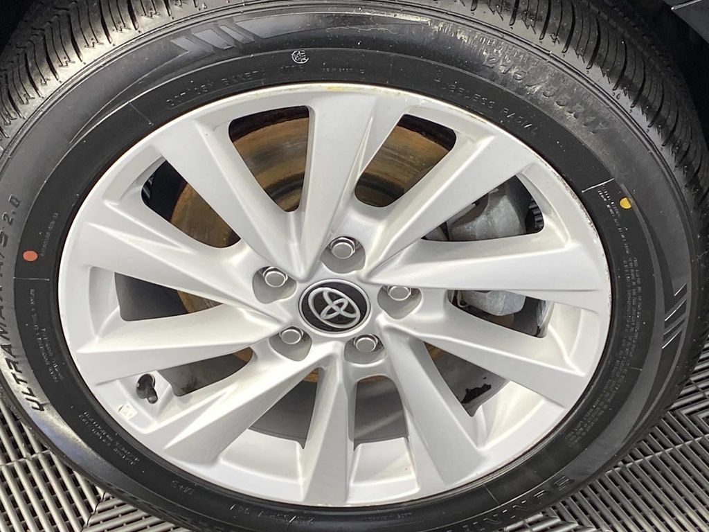 Used 2022 Toyota Camry LE AWD/4WD image 28