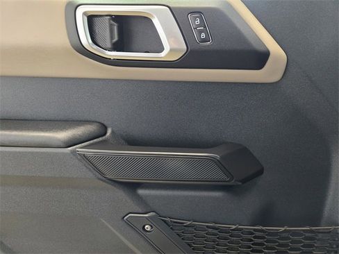 Used 2024 Ford Bronco Wildtrak image 24