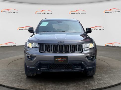 Used 2018 Jeep Grand Cherokee Limited AWD/4WD image 3