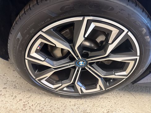 Used 2022 BMW i4 eDrive40 w/ M Sport Package RWD image 34