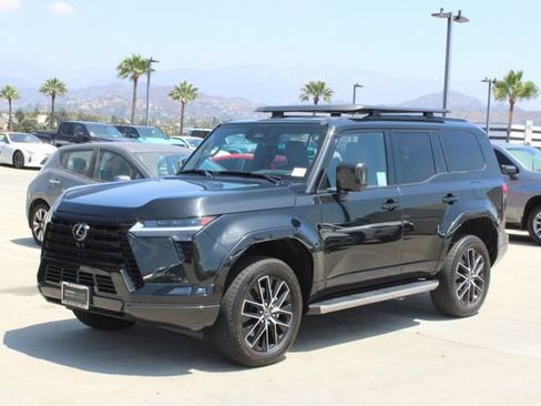 Certified 2024 Lexus GX 550 w/ Cold Area Package AWD/4WD image 3