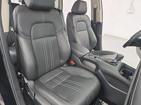 Used 2025 Honda HR-V EX-L image 10