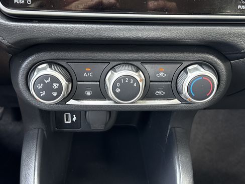Used 2021 Nissan Versa S FWD image 18