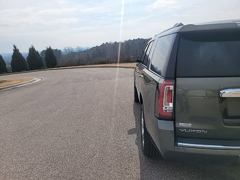 Used 2018 GMC Yukon Denali w/ Open Road Package image 9