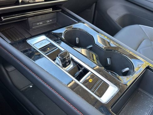 Certified 2025 Volkswagen Atlas Peak Edition SE image 38